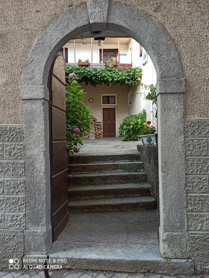 Casa Olmi Hotel Castiglione dʼIntelvi Eksteriør billede