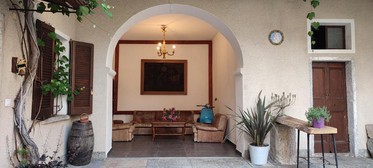 Casa Olmi Hotel Castiglione dʼIntelvi Eksteriør billede