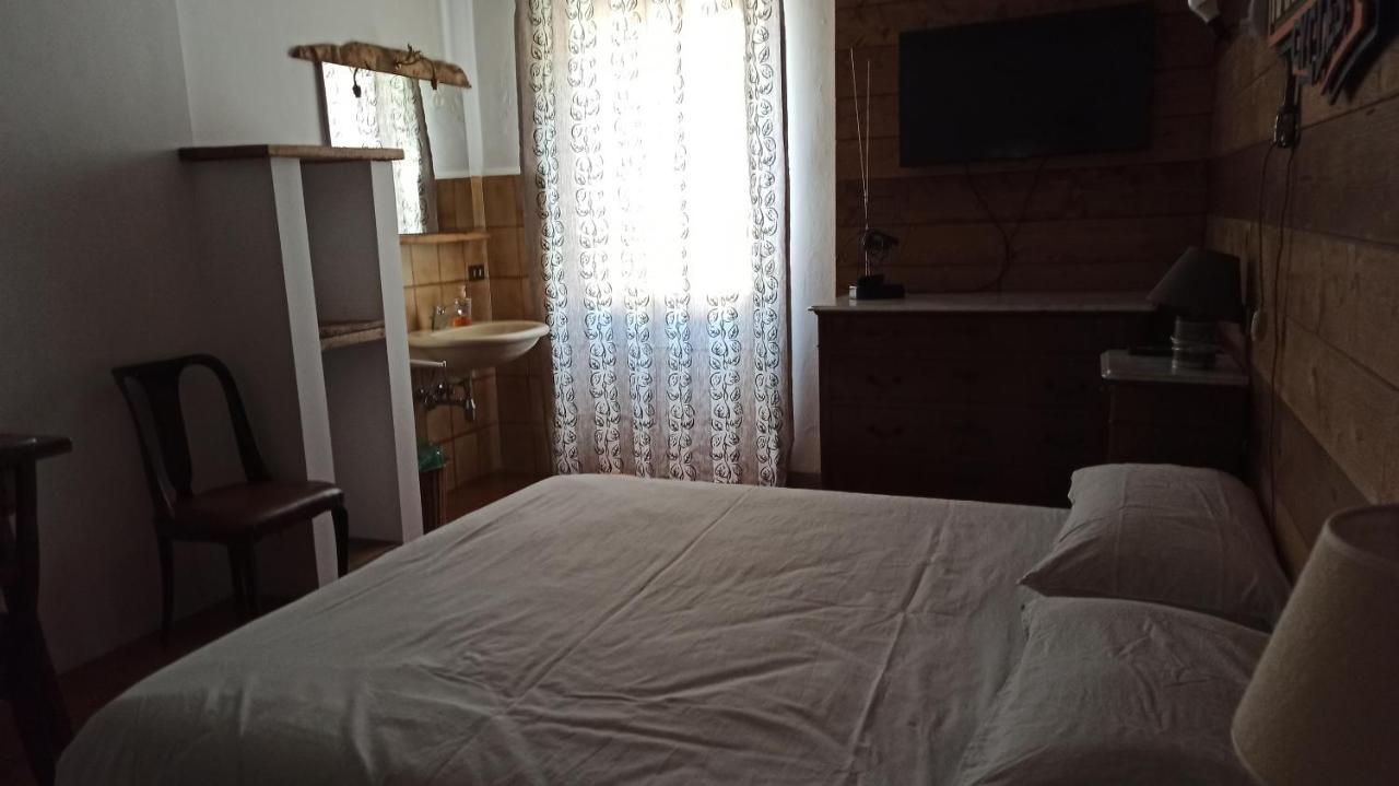 Casa Olmi Hotel Castiglione dʼIntelvi Eksteriør billede