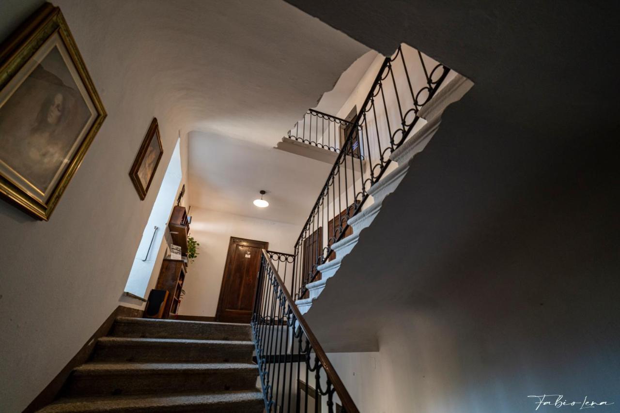 Casa Olmi Hotel Castiglione dʼIntelvi Eksteriør billede